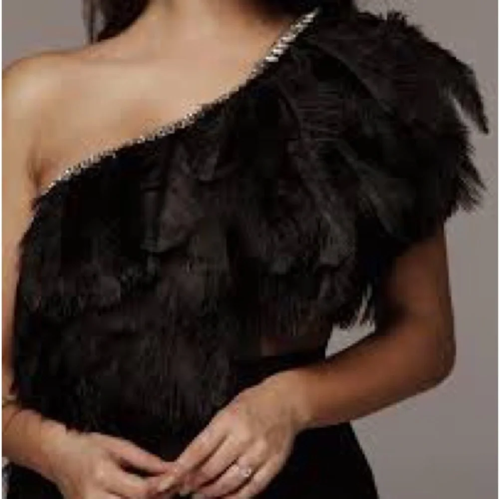 JLUXLABEL Cropped Feather Top - Picture 2 of 8